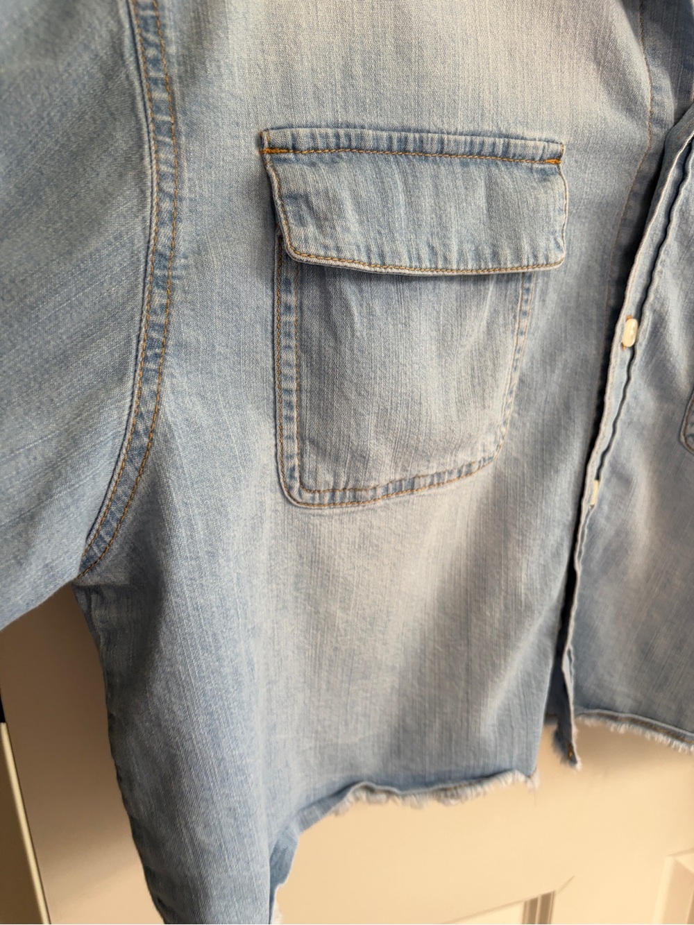 Great condition size L Buffalo David Bitton Light Blue Cropped Denim Shirt. - Picture 4 of 10